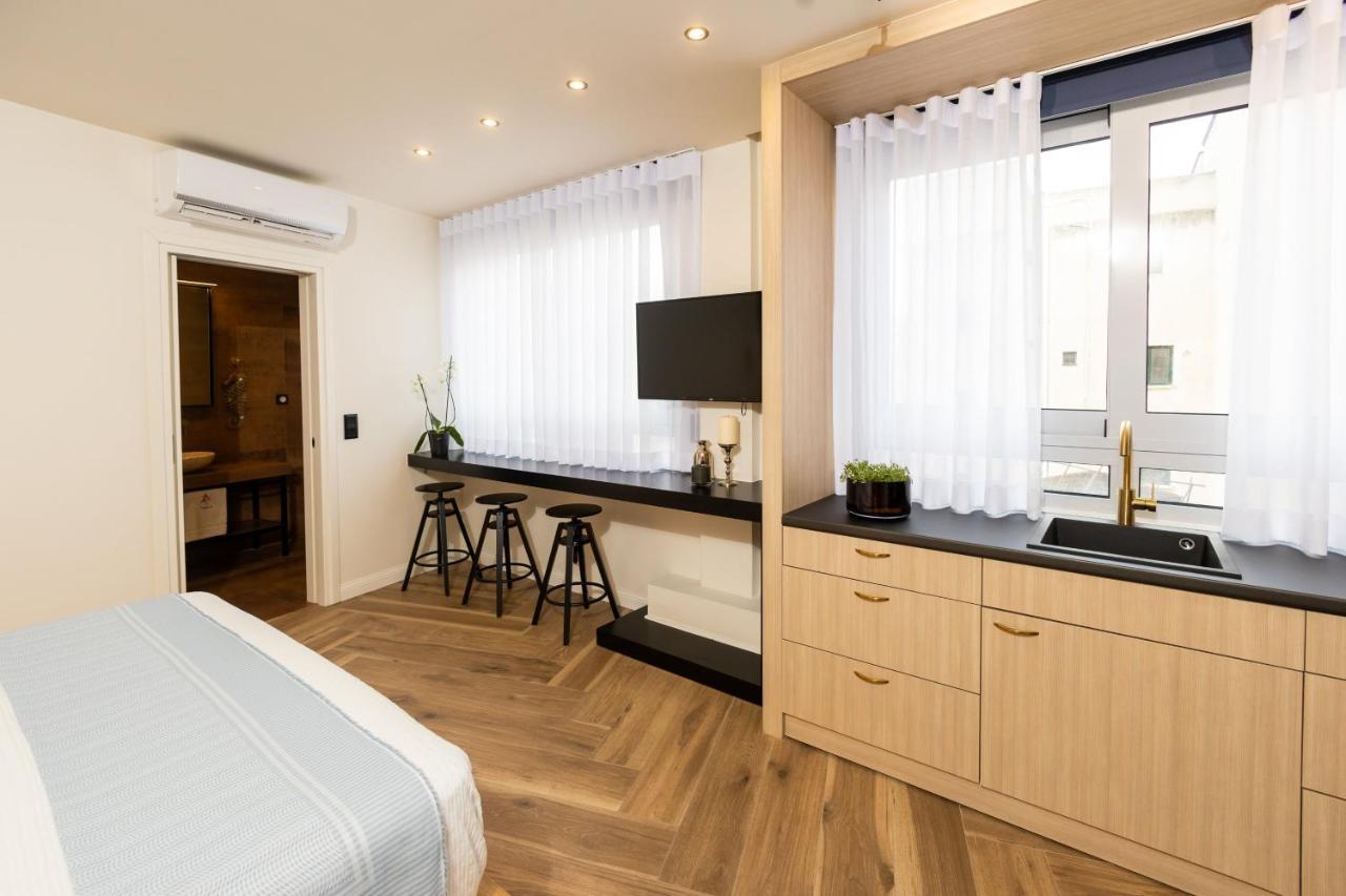 Triple A - Prime Location - Between Monastiraki & Syntagma Square-Free Parking! Афины Экстерьер фото